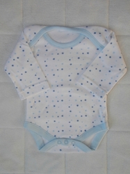 Bílé kojenecké body s dlouhým rukávem, modrým lemem a celopotiskem hvězdiček