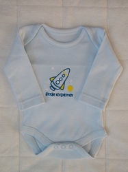 Modré kojenecké body s dlouhým rukávem a raketkou
