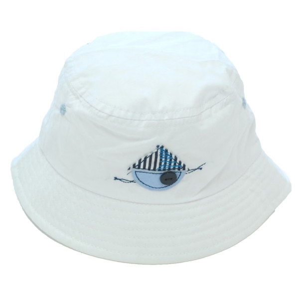 Bílý letní kojenecký klobouček pro kluky s lodičkou 