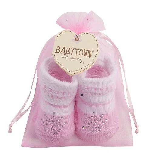 Růžový doplněk kojeneckého oblečení, kojenecké ponožky s korunkou a nápisem v dárkovém balení